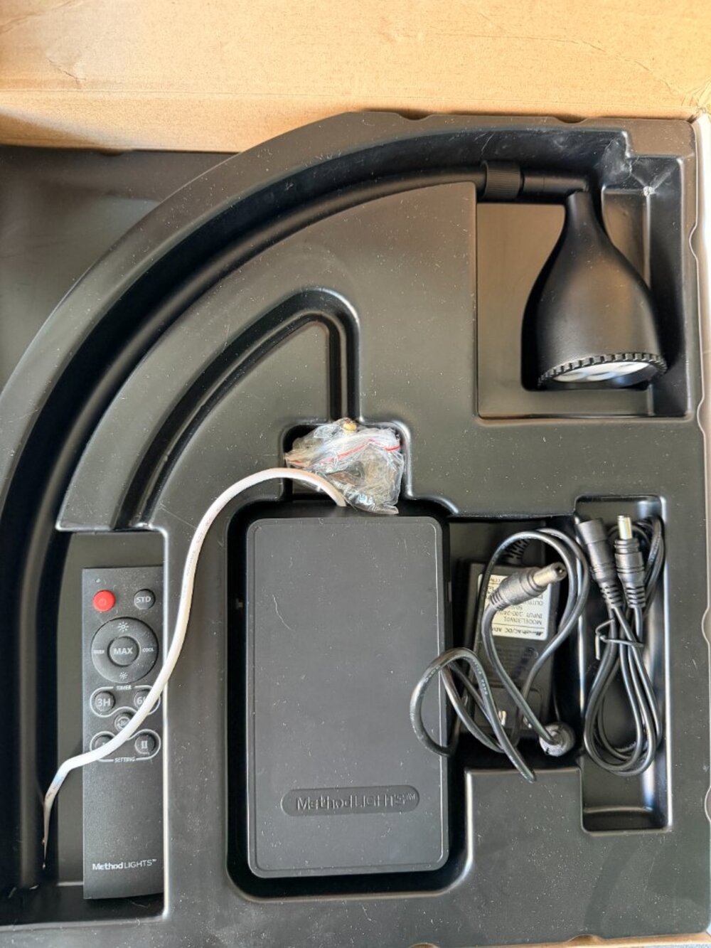 Black Method ML-FM Frame Mounted Picture LED Light Tested in Box w/ remote - Picture 8 of 14